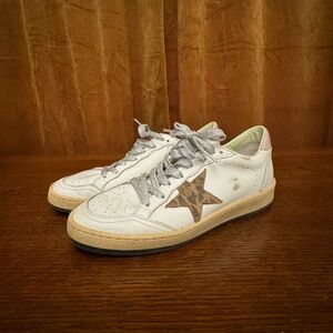 Golden Goose Women's White Sneakers with Brown Star
